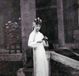 婉容  视频,宫廷生活的华丽与悲剧