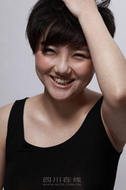 王梓整容视频,蜕变之路背后的故事